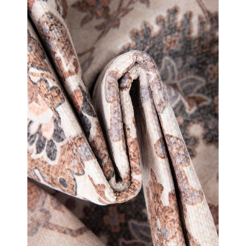 Tapis Aucun Hinerman , Carré 7 pi 10 po