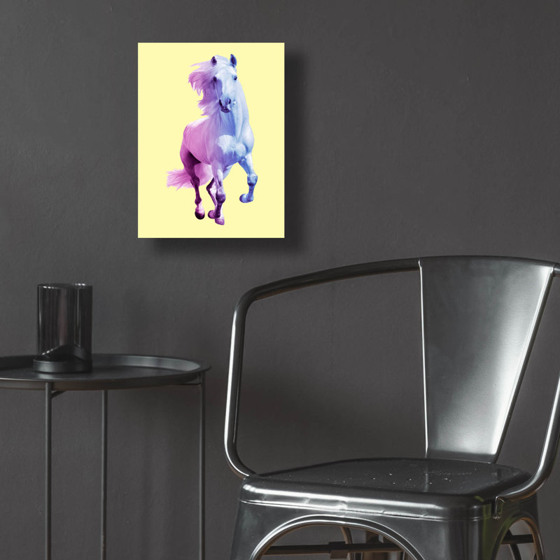«Minimal Yelow Horse» par Mark Ashkenazi, H 16 po x l 12 po x P 0,13 po