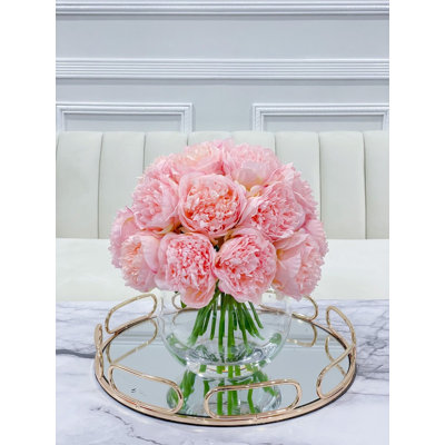 Arrangement artificiel de grandes pivoines