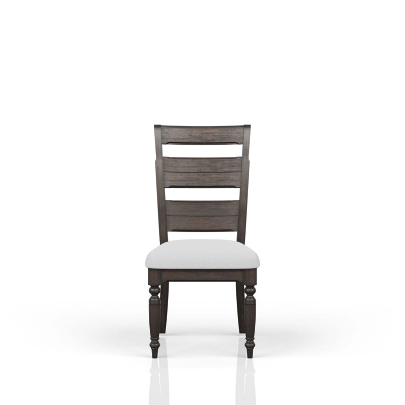Chaise rembourrée avec dossier et échelle