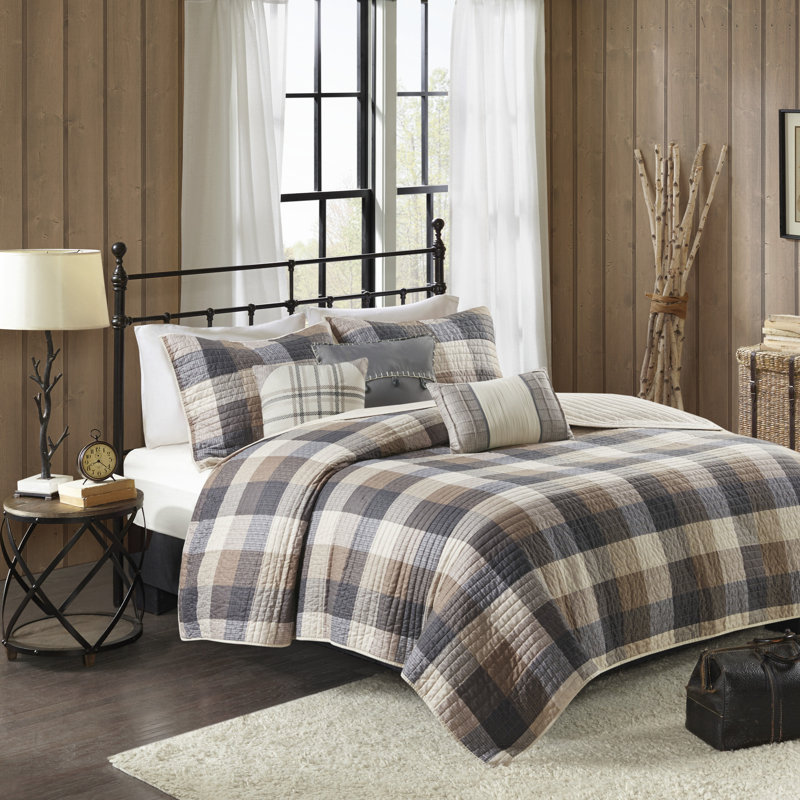 Ridge 6 Piece Printed Herringbone Quilt Set with Throw Pillows, King/Cal.King Coverlet+2 King Shams+3 Throw Pillow, Neutral