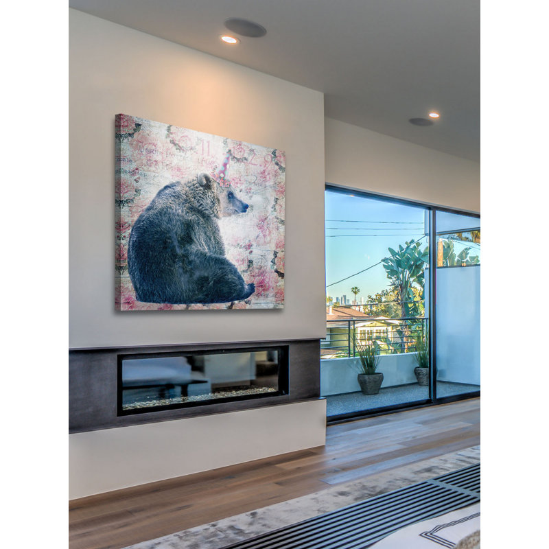 Party Bear par Morgan Jones - impression sur toile tendue, H 32 po x l 32 po x P 1,5 po