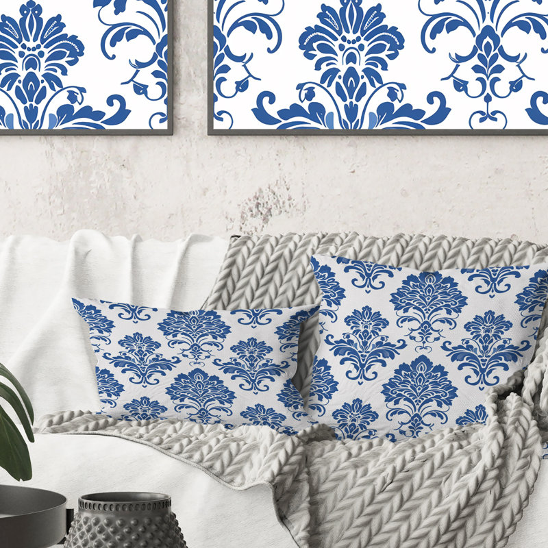 «Blue Whitetimeless Damask Glamour Art I» - Coussin décoratif transitionnel, H 16 po x l 16 po