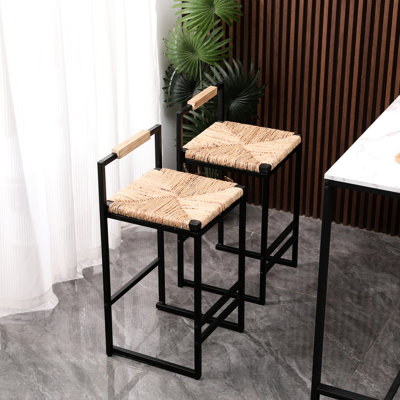Folmar de 2 tabourets de bar en jacinthe d'eau tissés à hauteur de comptoir avec dossier - Chaises pour salle de meuble-lavabo, structure en métal à armature de bureau à usage polyvalent (L) L 16,53 po x l 15,23 po x H 31,5 po