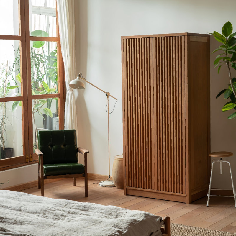 Garde-robe simple en bois