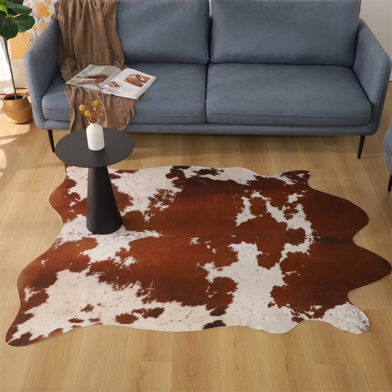 Ihtishaam Animal Print Indoor Rug, Novelty 4'6'' x 5'2''