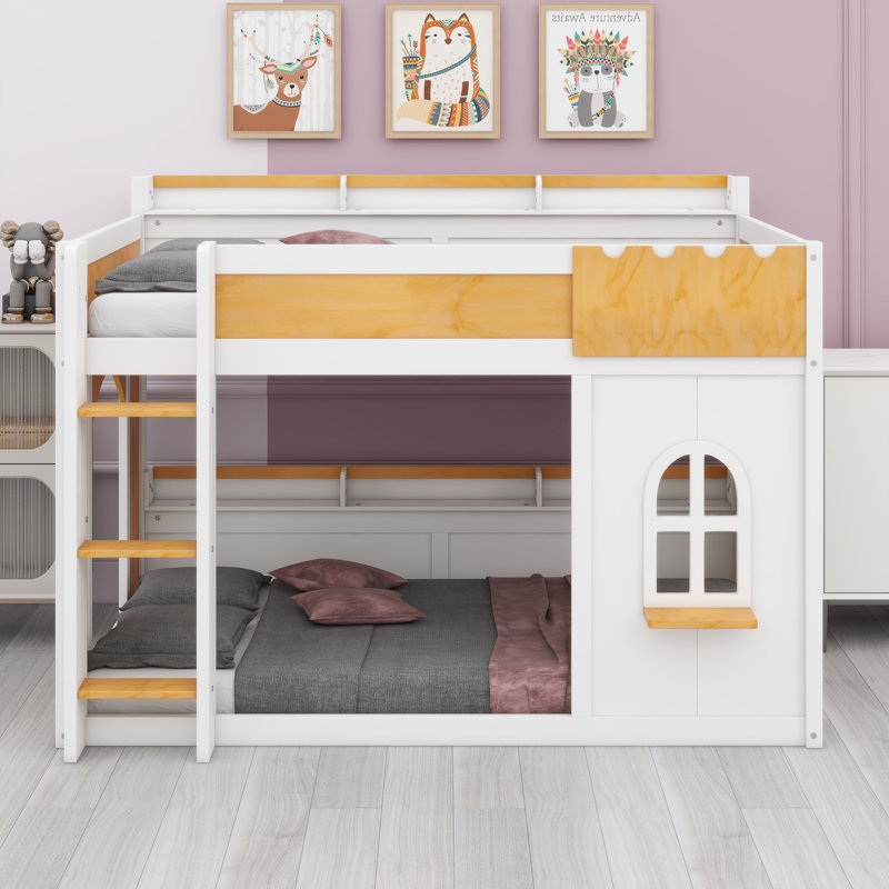 Lit superposé avec tablettes de rangement, fenêtre
