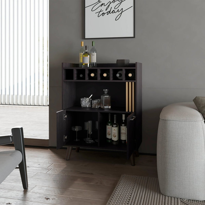 Bar Wengue - Rangement et présentation de vin