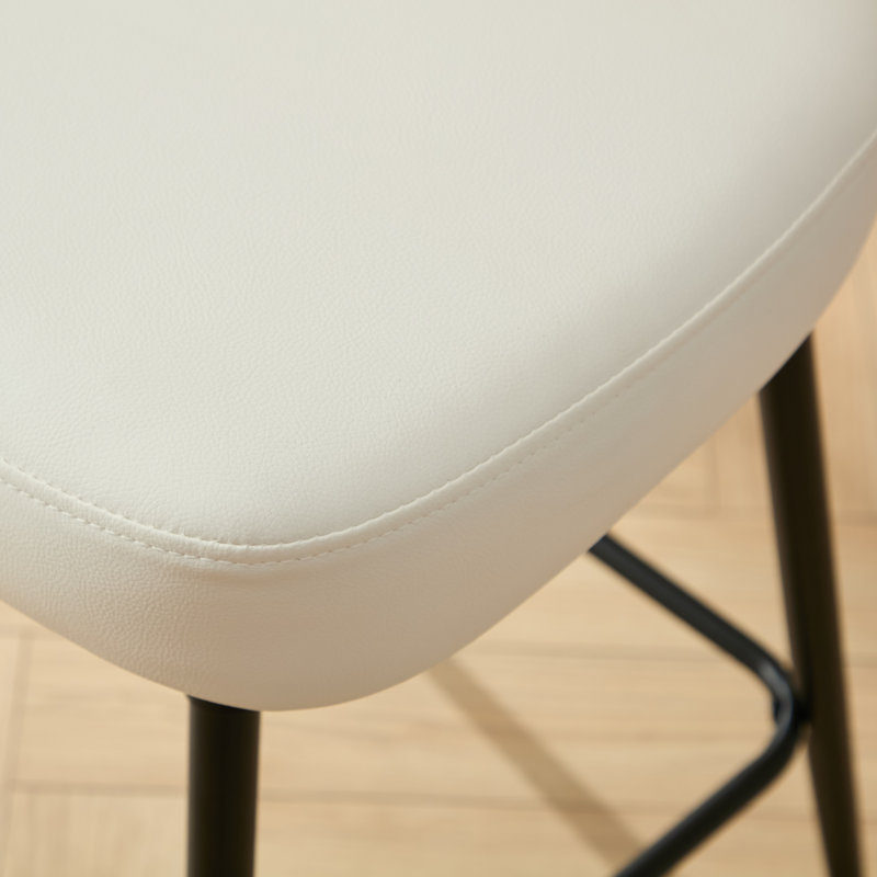 Tabouret de comptoir pivotant 26 po en similicuir rembourré avec dossier en rotin et structure en métal, Blanc, 4