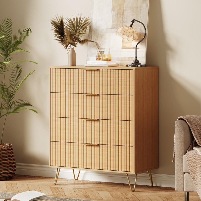 Commode cannelée de 38 po à 4 tiroirs avec poignées en métal, Naturel