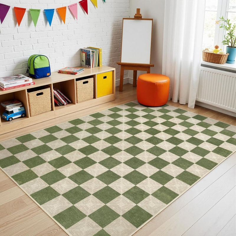 Tapis à carreaux vert et beige 5 pi x 7 pi pour couloir de bureau