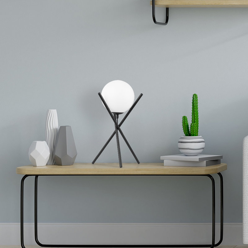 Hays Metal Tripod Lamp