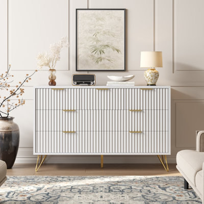 Commode 7 tiroirs cannelée avec poignées en métal, commode blanche pour chambre à coucher