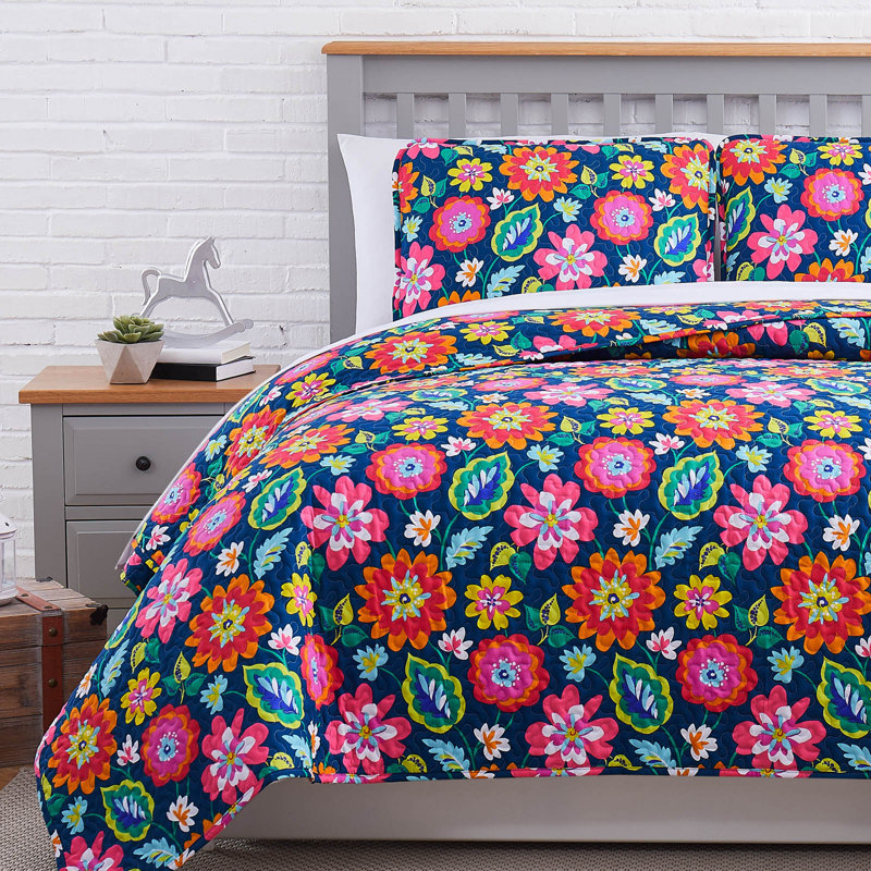 Folk Microfiber Quilt Set, Queen Quilt + 2 Shams