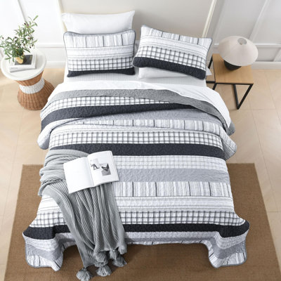 3-Piece Striped Patchwork Quilt Set Boho Style Lightweight Soft Microfiber Coverlet Bedding for All Season