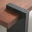 Table basse robuste en bois aggloméré au design minimaliste