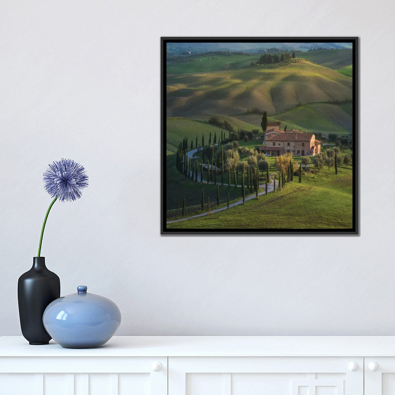 «Spring in Tuscany V», reproduction de photo sur toile, H 37 po x l 37 po x P 1,5 po, Toile avec cadre noir, Pas de tapis