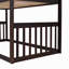 Lit superposé simple au dessus d'un lit simple avec échelle, lit en bois-311379026