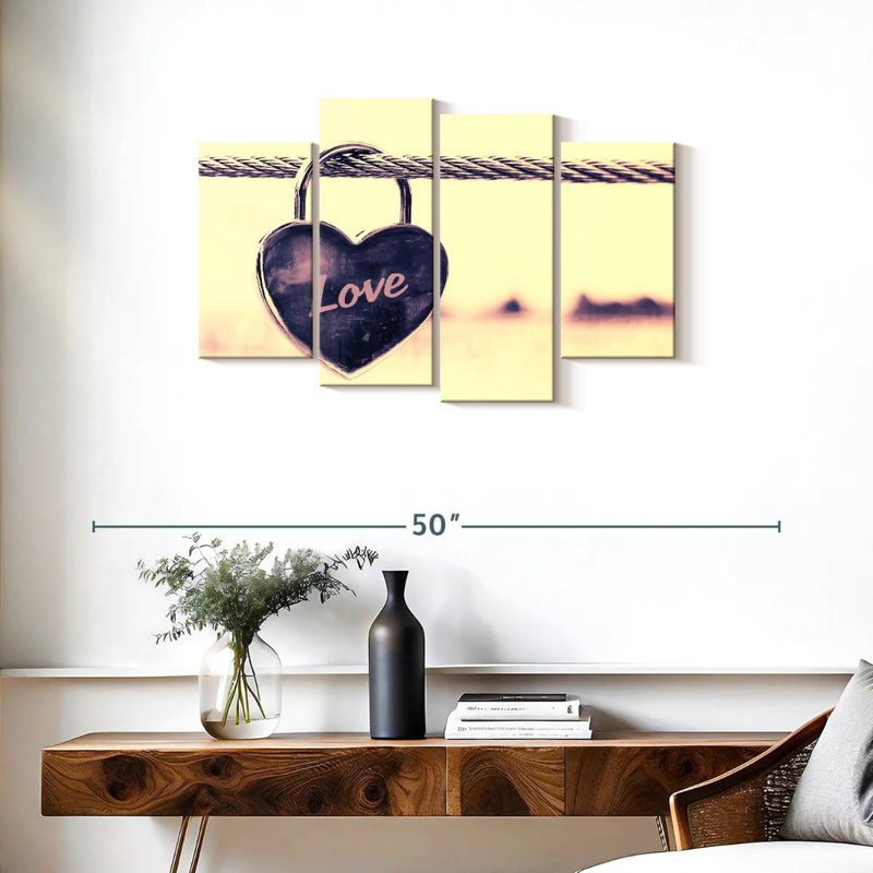Love Locked, H 22 po x l 36 po