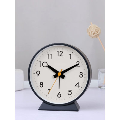 4.5" Battery Operated Antique Retro Analogue Alarm Clock, Small Silent Bedside Desk Clock With Night Light, Battery Operated