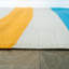 Tapis intérieur / extérieur à rayures jaune / bleu / blanc Andalyn-864230283