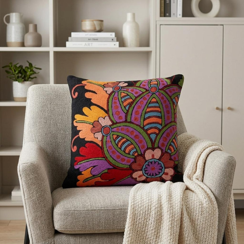 Coussin décoratif 20 "en coton noir et orange avec broderie