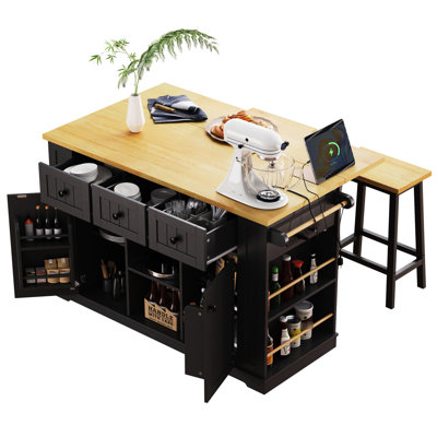 Îlot de cuisine de 135 cm (53 po) avec 3 tiroirs, 5 côtés ouverts et roulettes dissimulées, noir, 2 portes coulissantes de style grange, abattant et tabourets de bar inclus.