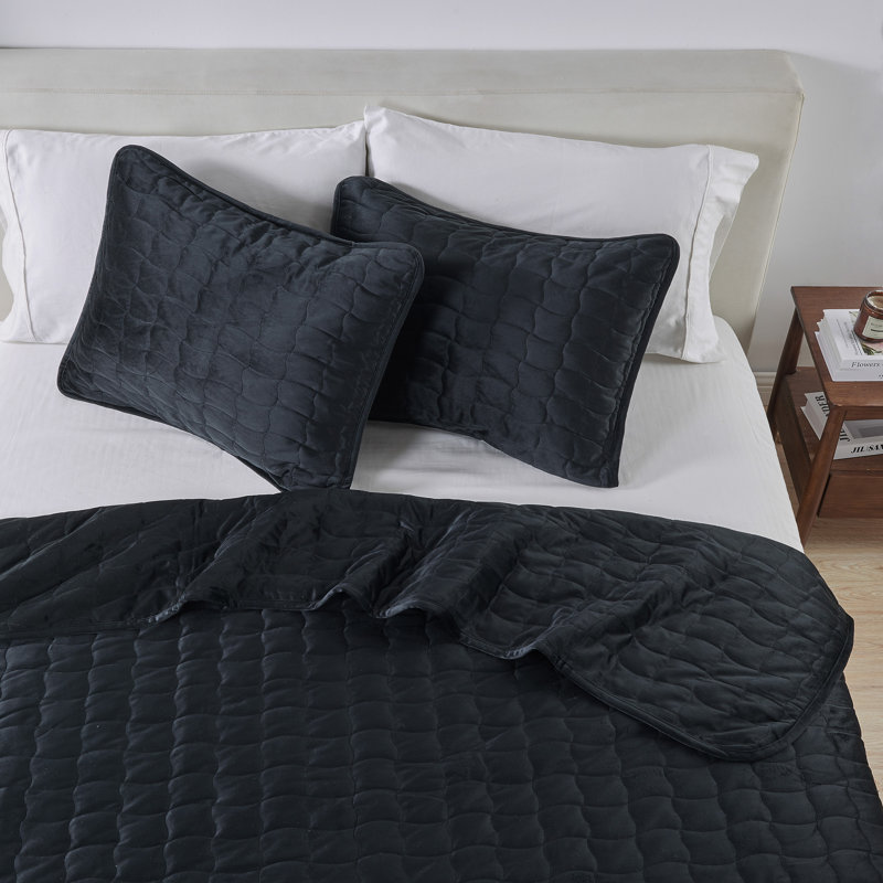Sitched Velvet Quilt Set, Twin XL Quilt + 1 Standard Sham, Black