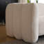 Élégant canapé 3 places au design ondulé, coussins moelleux et structure durable pour les salons et les chambres modernes-128895621