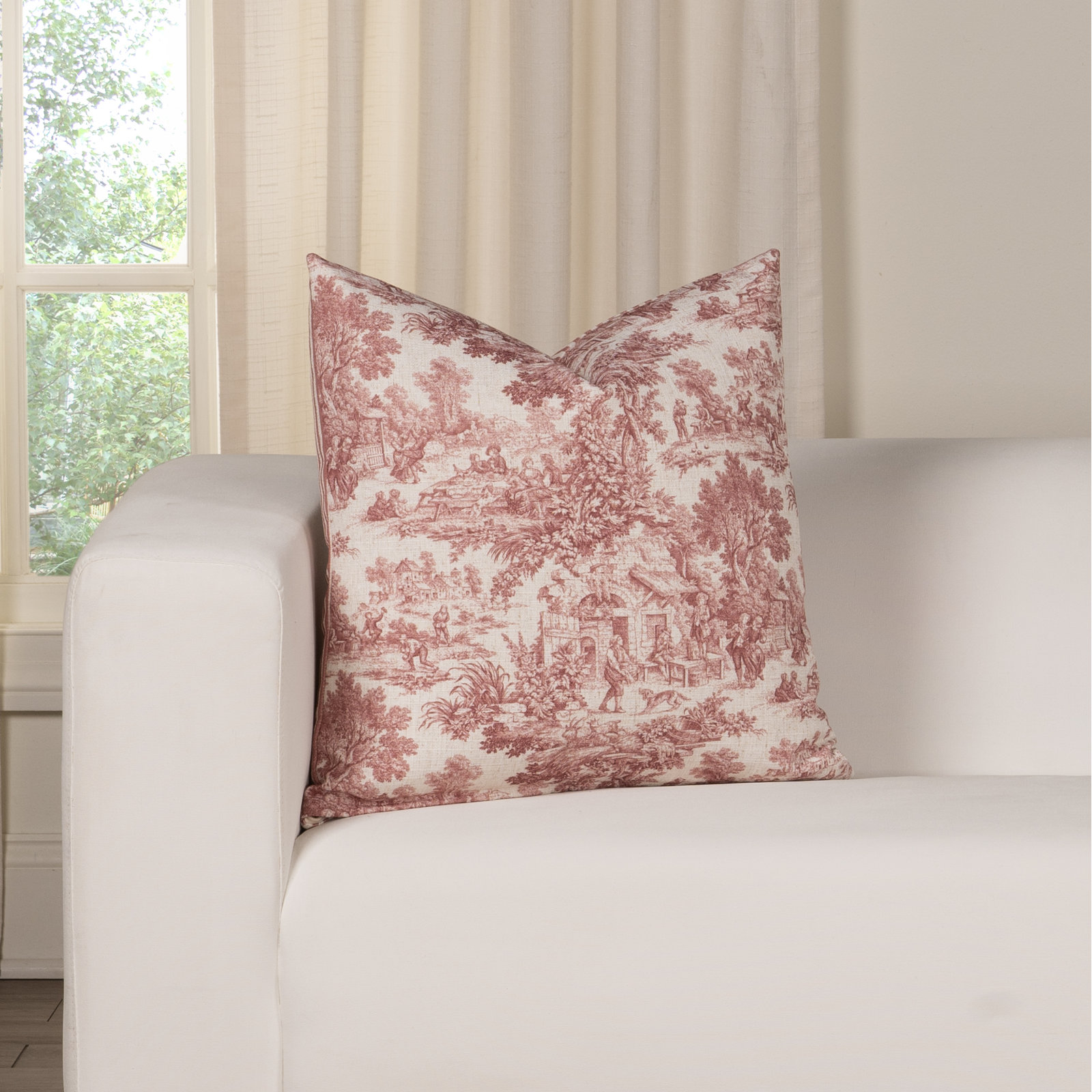 Robbie 20" x 20" Throw Pillow, Burgundy