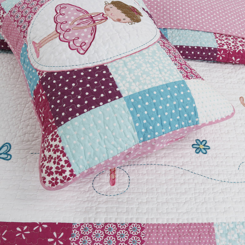 Wimborne Quilt Set, Twin Quilt + 1 Sham + 5 Pillows