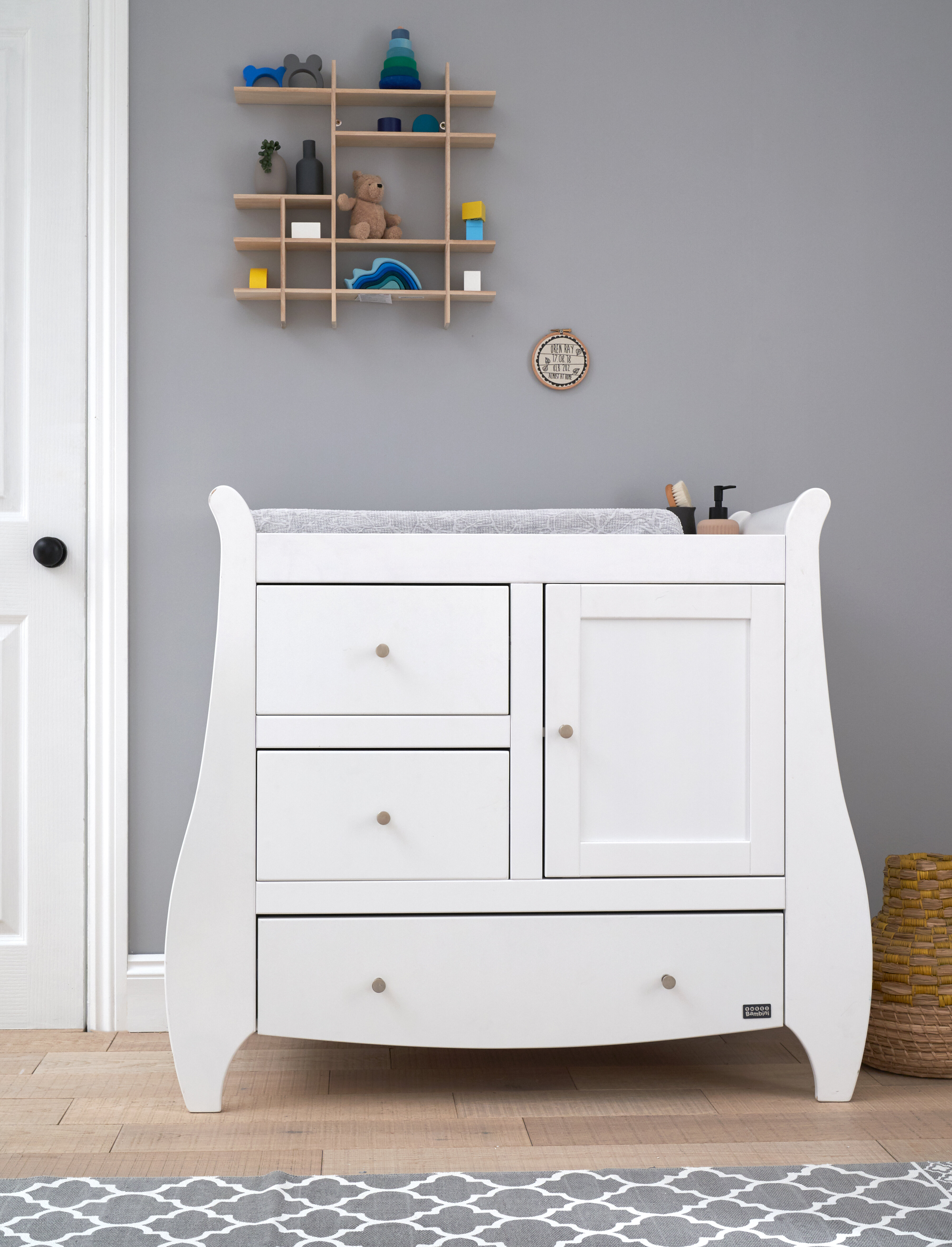 Changing table with deals hutch