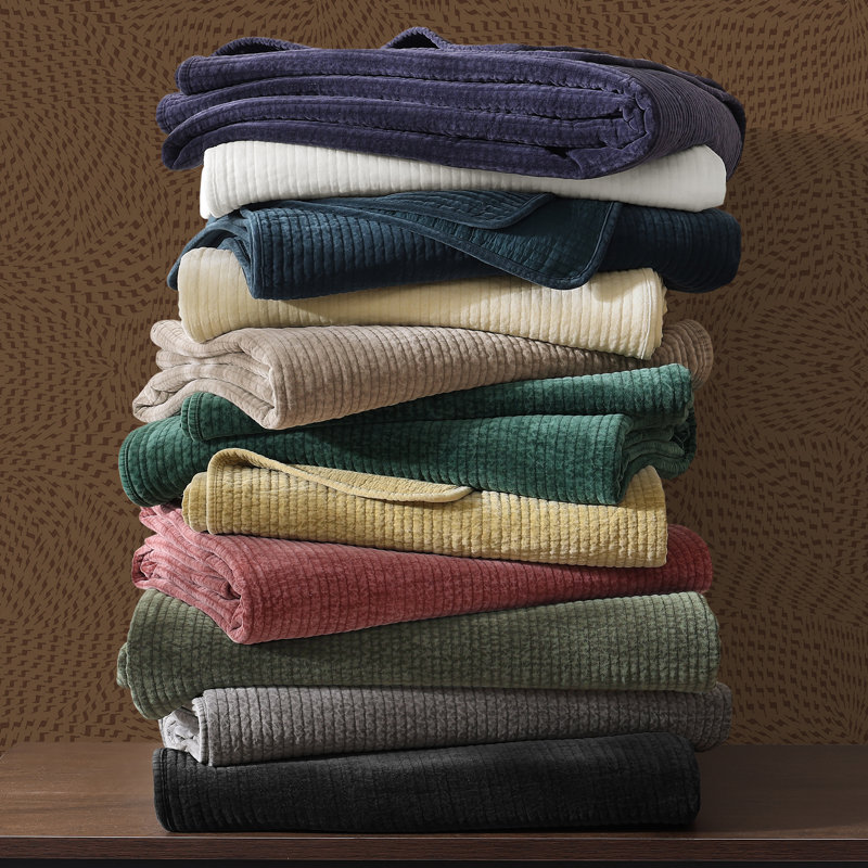 Stonewashed Cotton Velvet Modern Rustic Quilt Set, Fern Green, King Quilt + 2 King Shams