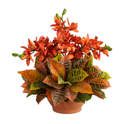 Arrangement floral cymbidium dans un vase