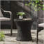 Table d'appoint polyvalente en rotin pour une utilisation intérieure et extérieure, améliorant les espaces-1346527767