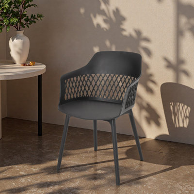 CHAISE