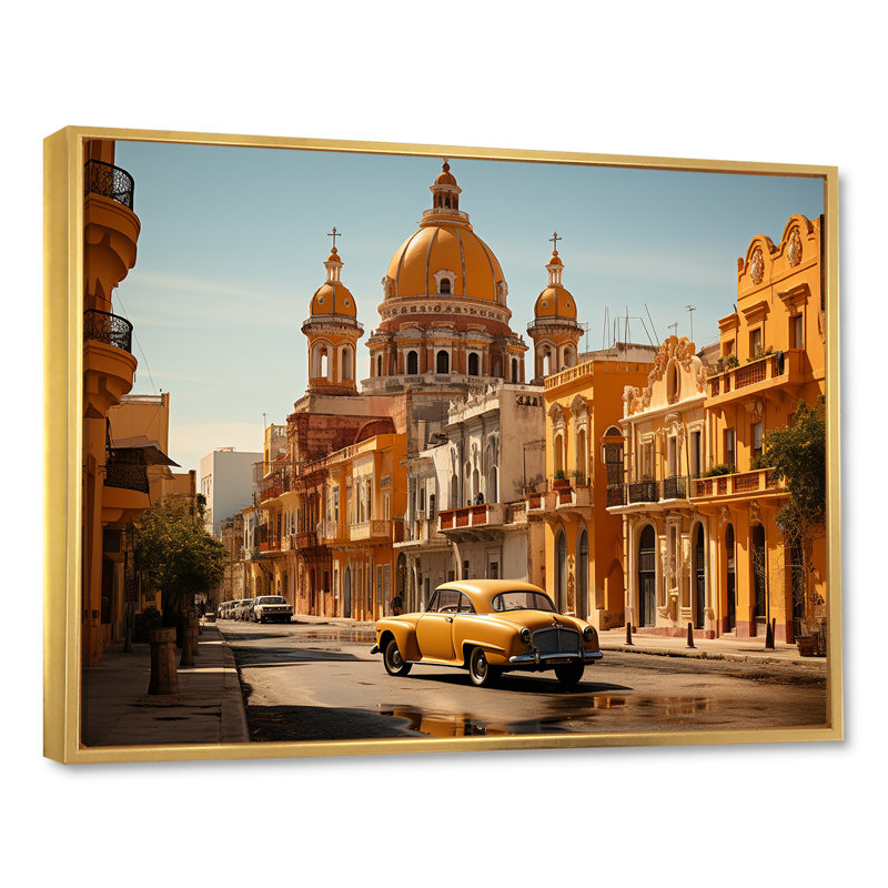 Architecture coloniale jaune de Cuba I, Cadre flottant doré, H 16 po x l 32 po x P 1 po