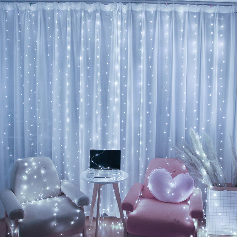 LED Twinkle Lighted Window Décor, White