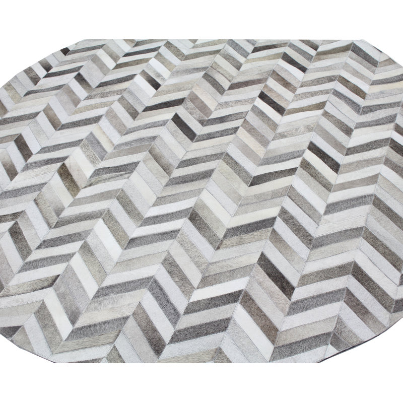 Tuscon Cowhide Chevron Area Rug in Gray, Round 6'