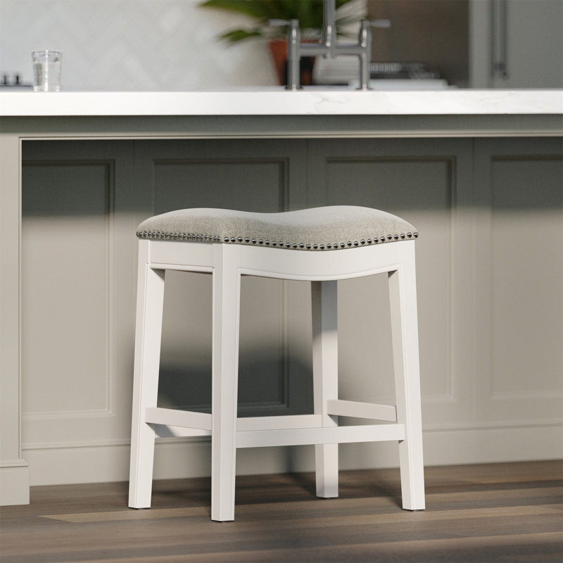 26 po Tabouret de bar en bois à hauteur de comptoir sans dossier avec garniture cloutée