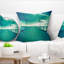 Coussin bleu avec jetée en bois et jetée en bois-29602515-29602518
