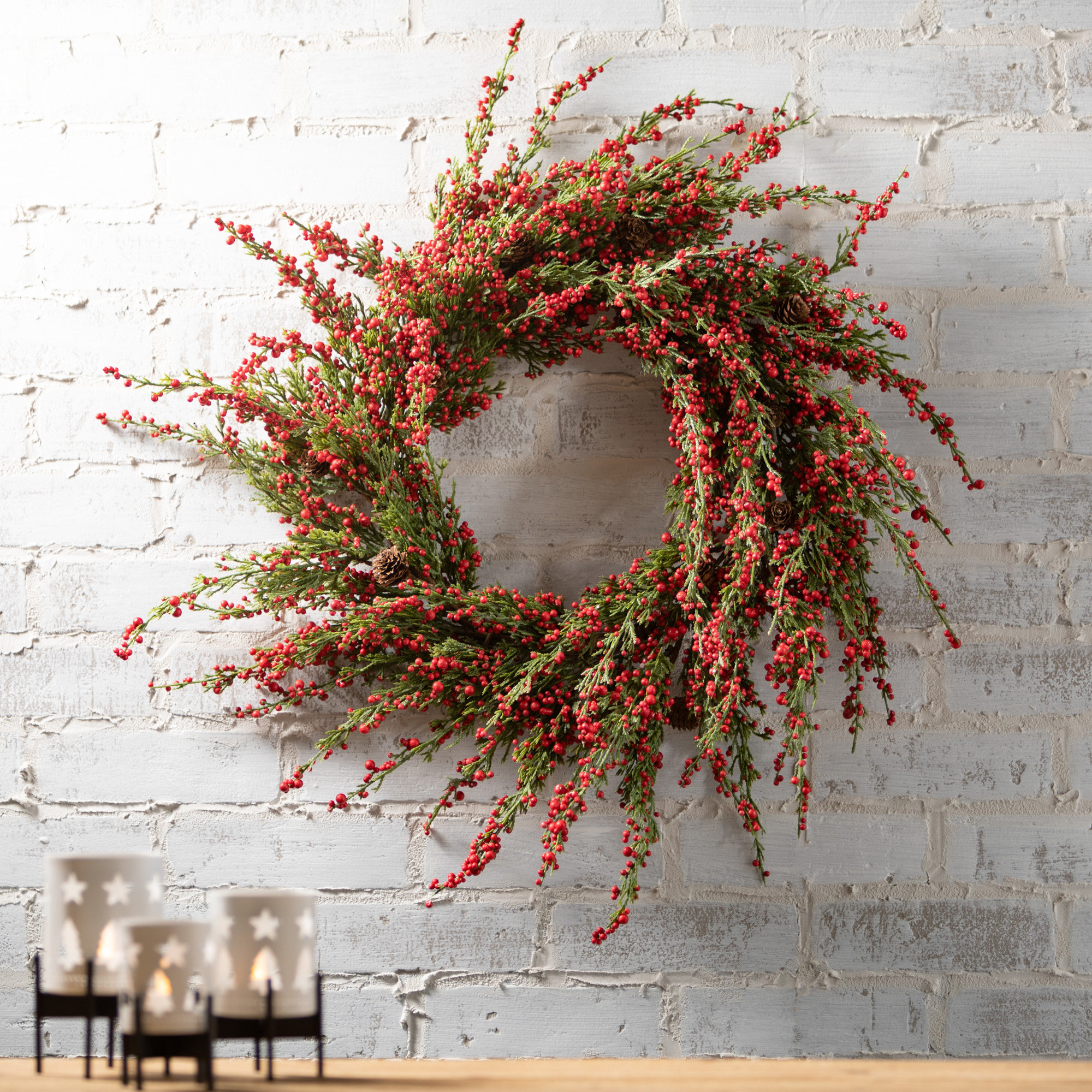Artificial 27" Cedar And Berry Wreath