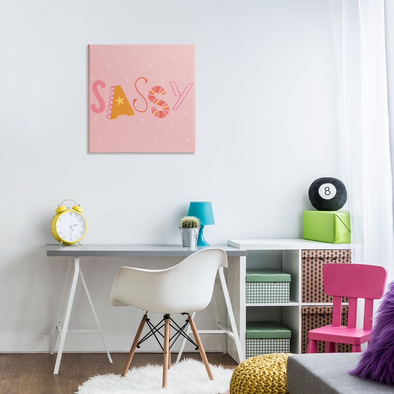 Toile typographique rose et jaune Sassy, design par Sazerelli Designs, 24" H x 24" W