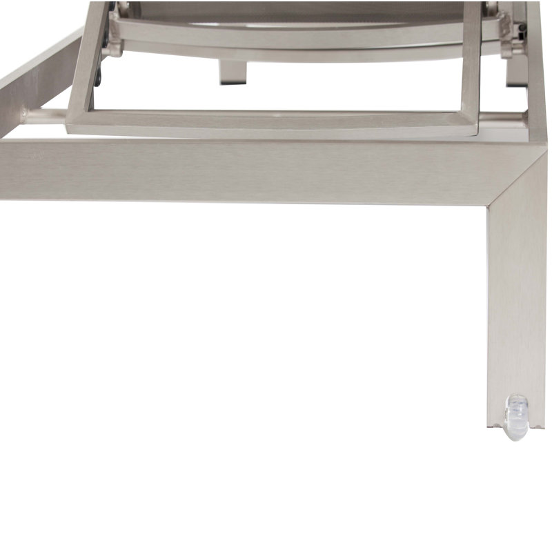Chaise longue d'extérieur en aluminium Aynura avec inclinaison réglable, planches en résine de polyester, roues, structure argentée et planches en polyrésine grise