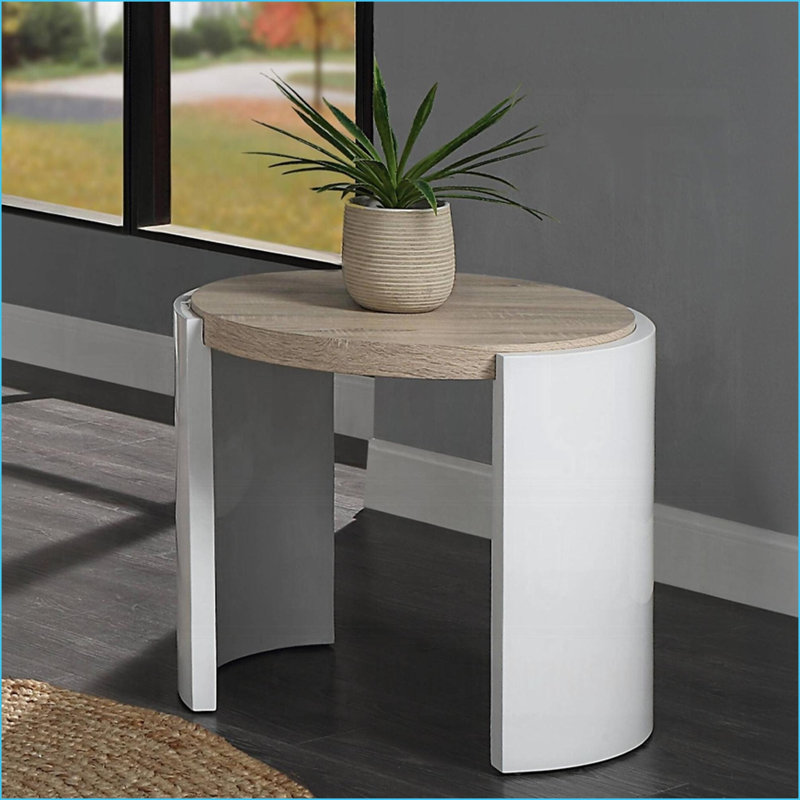 Table basse avec plateau en chêne blanc lustré et base traîneau, facile à nettoyer et durable