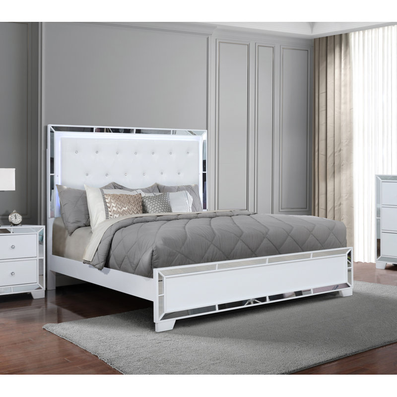 Fazeley LED Lighted Mirror - 4 Piece Bedroom Set, White, Queen