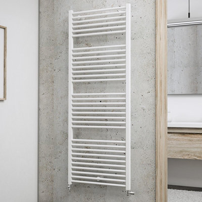 Wall-mounted bathroom radiator