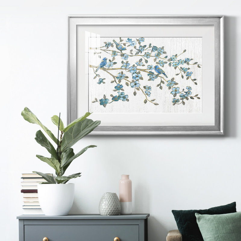 «Blooming Bluebirds», reproduction encadrée de qualité supérieure - prête à être accrochée, H 26,5 po x l 36,5 po x P 1 po