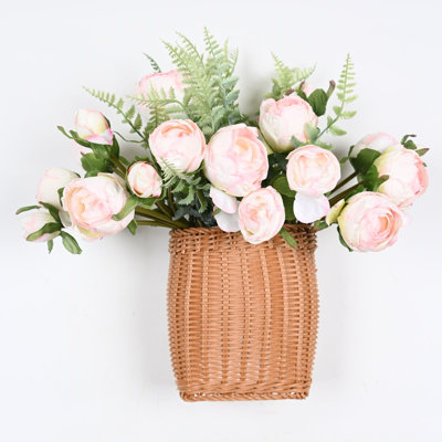Arrangement floral de pivoines artificielles printemps avec panier pour porte d'entrée murale