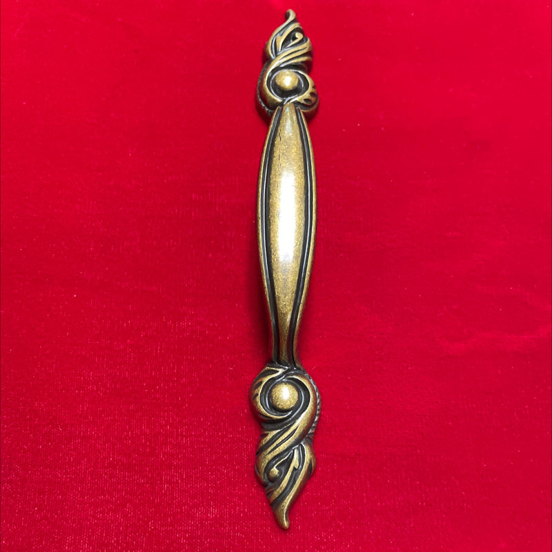 Poignée classique 3-3 / 4 po laiton antique